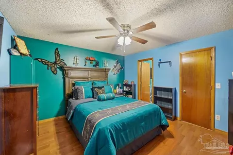 Bedroom - 6280 Mohawk Trl, Milton, FL 32583 photo 1 of 2