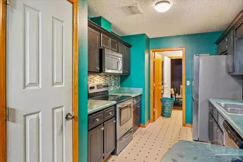 Kitchen - 6280 Mohawk Trl, Milton, FL 32583 photo 2 of 2
