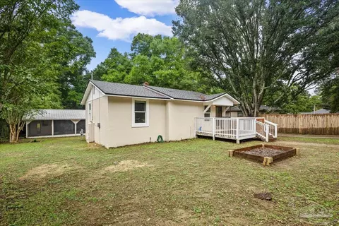 Exterior - 671 Georgia St, Crestview, FL 32536 photo 1 of 8