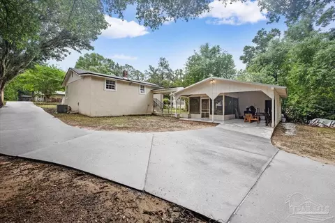 Exterior - 671 Georgia St, Crestview, FL 32536 photo 5 of 8