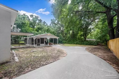 Exterior - 671 Georgia St, Crestview, FL 32536 photo 8 of 8