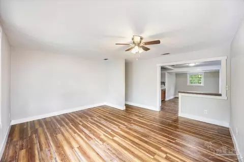 Living - 671 Georgia St, Crestview, FL 32536 photo 2 of 2
