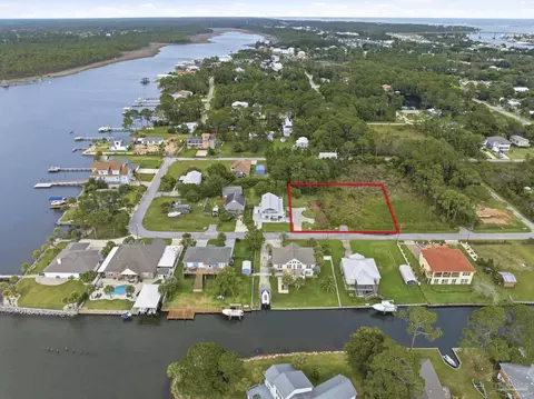 5520 Bob-o-link Rd, Pensacola, FL 32507