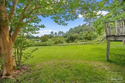Exterior - 5411 Pond View Dr, Milton, FL 32570 photo 5 of 5