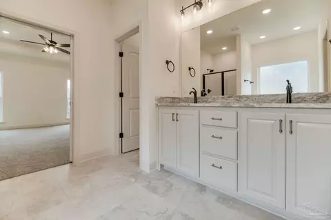 Bath - 4298 Watkins St, Pace, FL 32571 photo 4 of 10