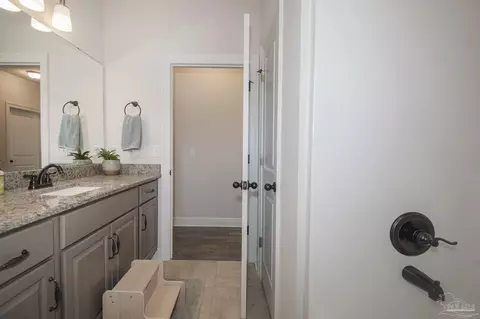 Bath - 5978 W Cambridge Way, Pace, FL 32571 photo 5 of 8