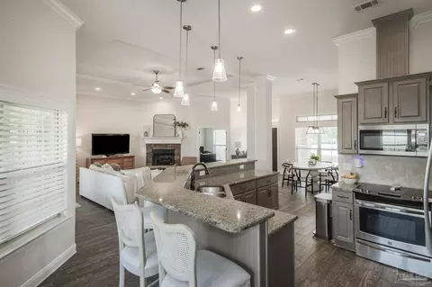 Kitchen - 5978 W Cambridge Way, Pace, FL 32571 photo 3 of 5
