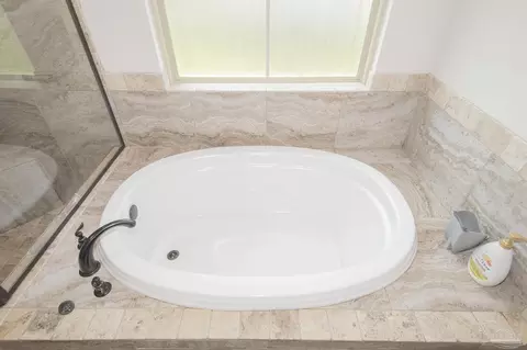 Bath - 5978 W Cambridge Way, Pace, FL 32571 photo 4 of 8
