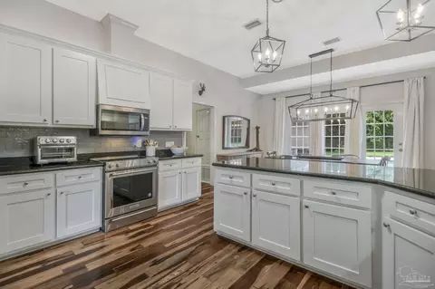 Kitchen - 3038 Eagle Pointe Dr, Pace, FL 32571 photo 4 of 4