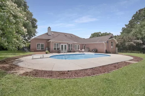Exterior - 3038 Eagle Pointe Dr, Pace, FL 32571 photo 6 of 8