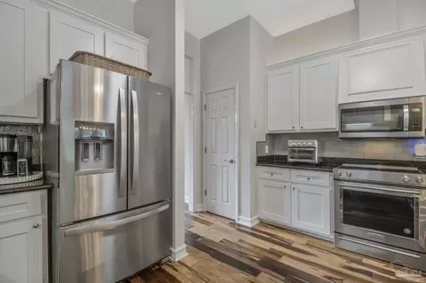 Kitchen - 3038 Eagle Pointe Dr, Pace, FL 32571 photo 2 of 4
