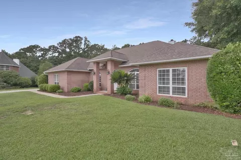 Exterior - 3038 Eagle Pointe Dr, Pace, FL 32571 photo 2 of 8