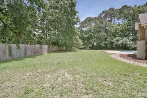 Exterior - 3038 Eagle Pointe Dr, Pace, FL 32571 photo 3 of 8