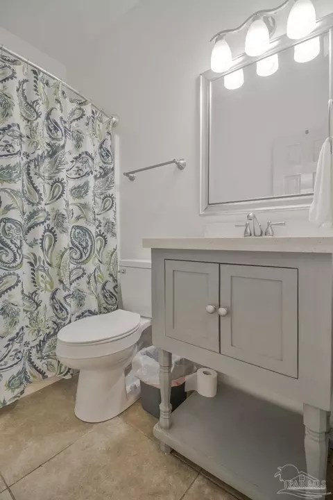 Bath - 3038 Eagle Pointe Dr, Pace, FL 32571 photo 3 of 5