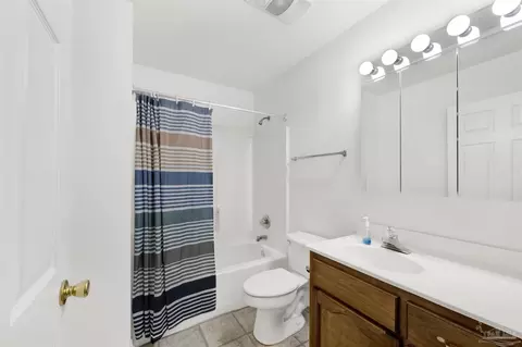 Bath - 5735 Eagle Dr, Milton, FL 32570 photo 4 of 4