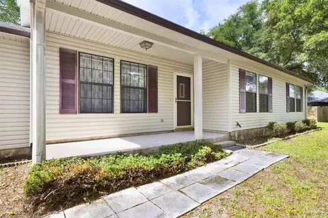 Exterior - 5735 Eagle Dr, Milton, FL 32570 photo 2 of 12