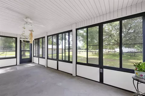 Exterior - 5735 Eagle Dr, Milton, FL 32570 photo 4 of 12