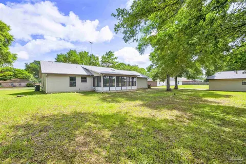 Exterior - 5735 Eagle Dr, Milton, FL 32570 photo 6 of 12