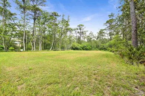 3026 Laurel Dr, Gulf Breeze, FL 32563