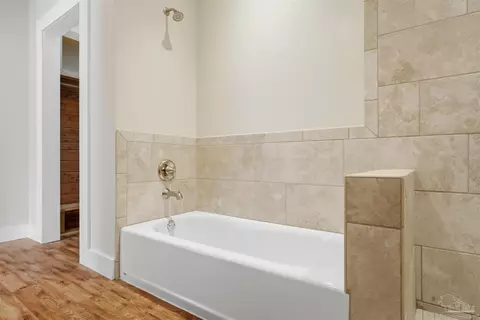 Bath - 6087 Cedar Tree Dr, Milton, FL 32570 photo 4 of 6