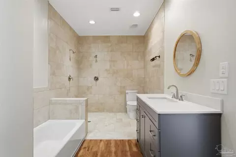 Bath - 6087 Cedar Tree Dr, Milton, FL 32570 photo 2 of 6