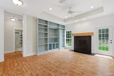 Living - 6087 Cedar Tree Dr, Milton, FL 32570 photo 5 of 6