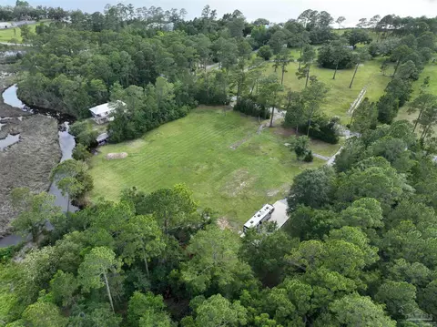 7524 Petersen Pt Rd, Milton, FL 32583 photo 9