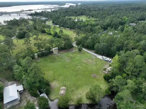 7524 Petersen Pt Rd, Milton, FL 32583 photo 8
