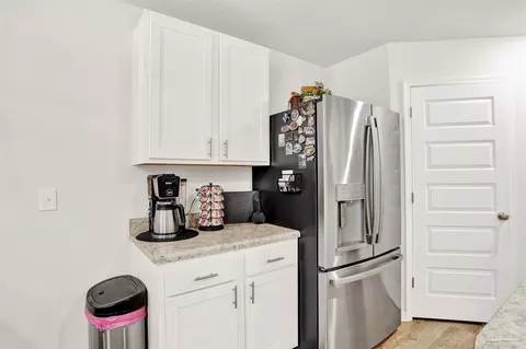 Kitchen - 5333 Peach Dr, Pace, FL 32571 photo 3 of 5