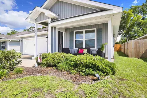 Exterior - 5333 Peach Dr, Pace, FL 32571 photo 6 of 7
