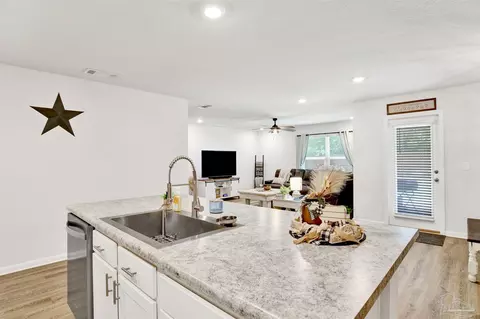 Kitchen - 5333 Peach Dr, Pace, FL 32571 photo 4 of 5