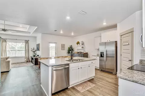 Kitchen - 5780 Conley Ct, Pace, FL 32571 photo 4 of 5