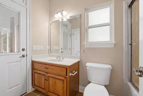 Bath - 1776 Brightleaf Cir, Cantonment, FL 32533 photo 4 of 4