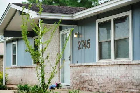 2745 Godwin Ln, Pensacola, FL 32526