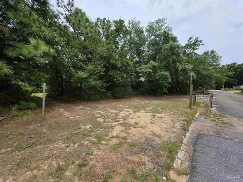 2400 Blk Longleaf Dr, Pensacola, FL 32526
