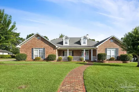 1513 Kings Rd, Cantonment, FL 32533
