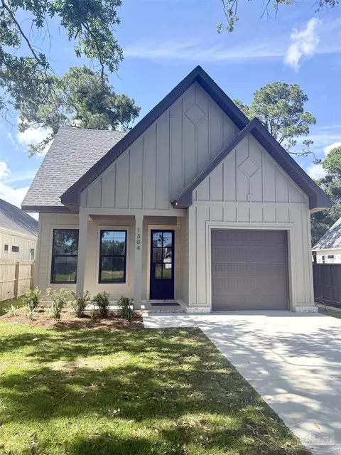 1304 E Fisher, Pensacola, FL 32503