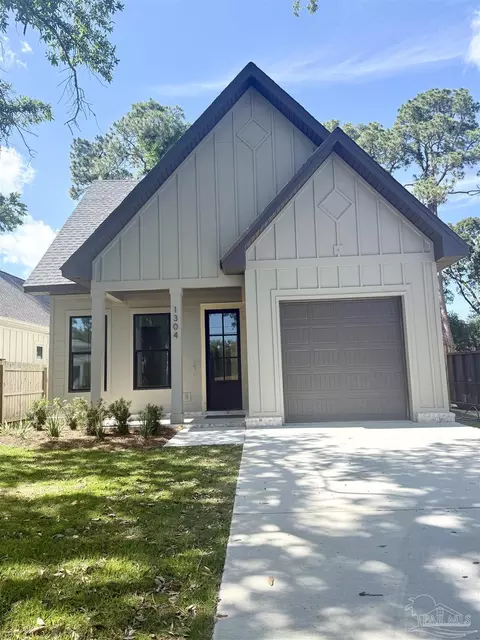 1304 E Fisher, Pensacola, FL 32503