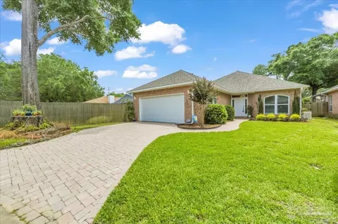3171 Oak Shadow Ln, Pensacola, FL 32504