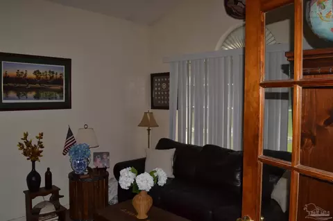 Entry Way - 709 Winterset Dr, Cantonment, FL 32533 photo 2 of 4
