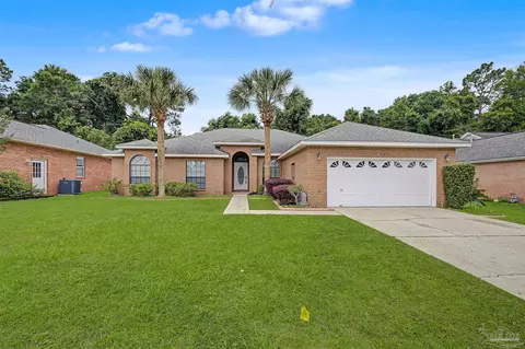 6323 Summer Lakes Ln, Pensacola, FL 32504