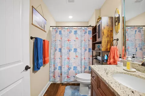 Bath - 6320 Sweeney Rd, Milton, FL 32583 photo 2 of 3
