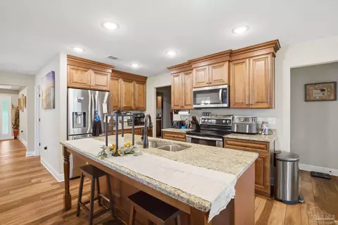 Kitchen - 6320 Sweeney Rd, Milton, FL 32583 photo 2 of 5