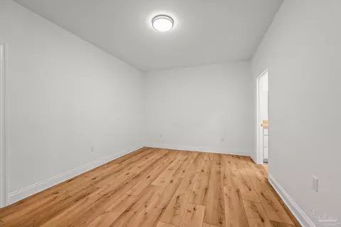Bedroom - 7693 Petersen Pt Rd, Milton, FL 32583 photo 2 of 7
