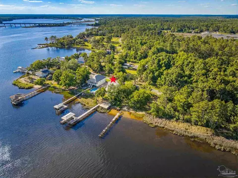 View/Area - 7693 Petersen Pt Rd, Milton, FL 32583 photo 4 of 8