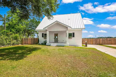 Exterior - 7693 Petersen Pt Rd, Milton, FL 32583 photo 2 of 3