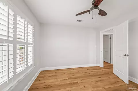 Bedroom - 7693 Petersen Pt Rd, Milton, FL 32583 photo 6 of 7
