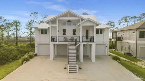 5402 N Shore Rd, Pensacola, FL 32507