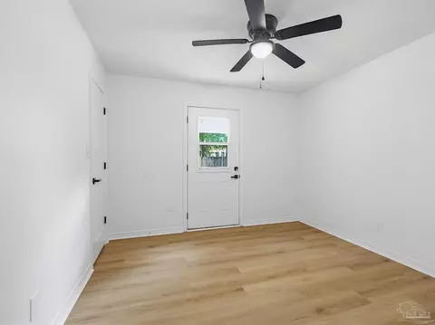Bedroom - 5984 Savannah Dr, Milton, FL 32570 photo 5 of 12