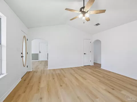Living - 5984 Savannah Dr, Milton, FL 32570 photo 4 of 7